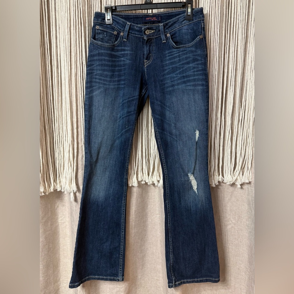 Levi's Curvy Cut 528 Lightly Distressed Jeans In Classic Indigo Wash.  Sz 7